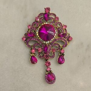 NWOT Aratta Diana Pin